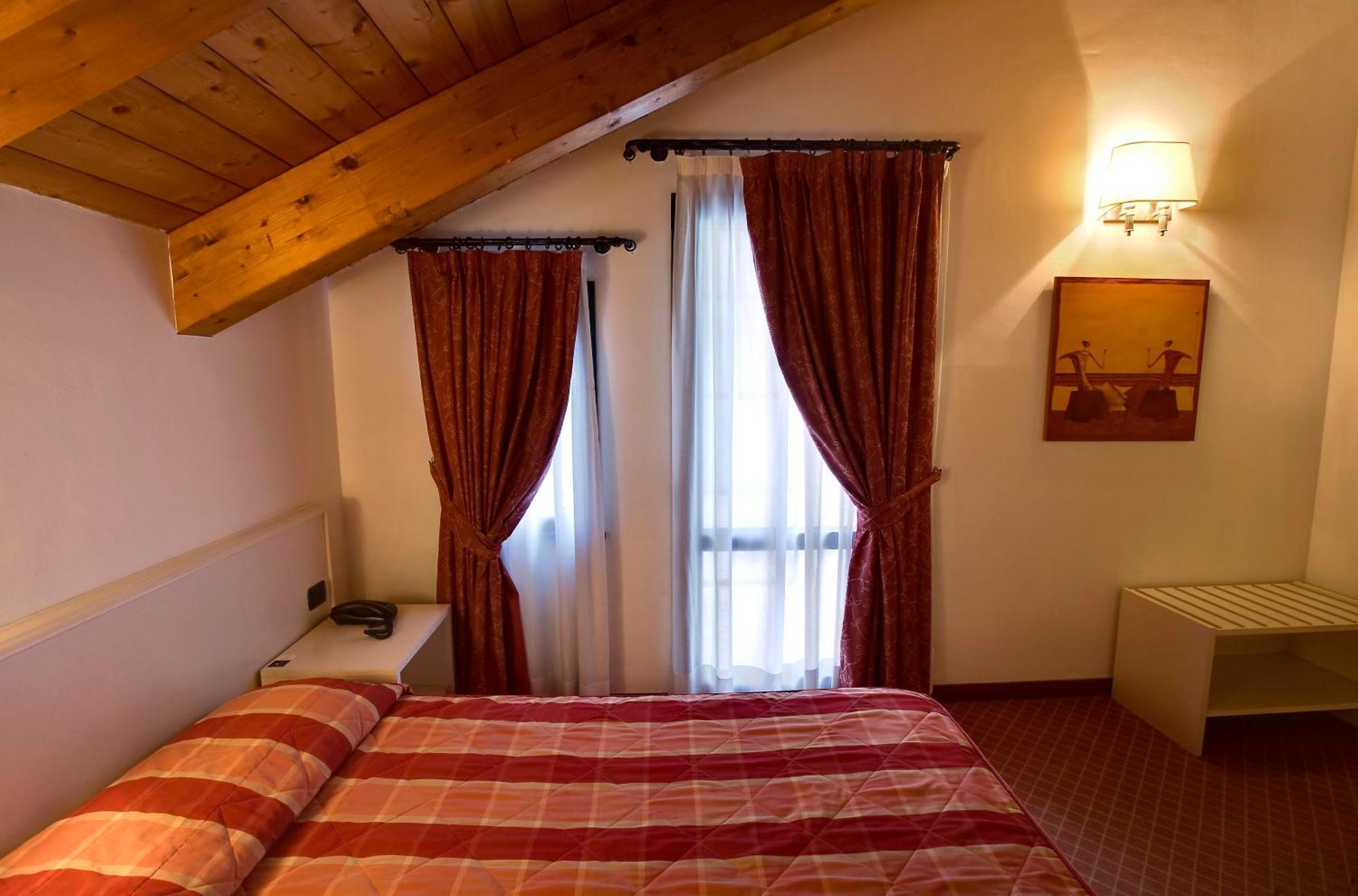 Hotel Gallia Pianezza Eksteriør bilde
