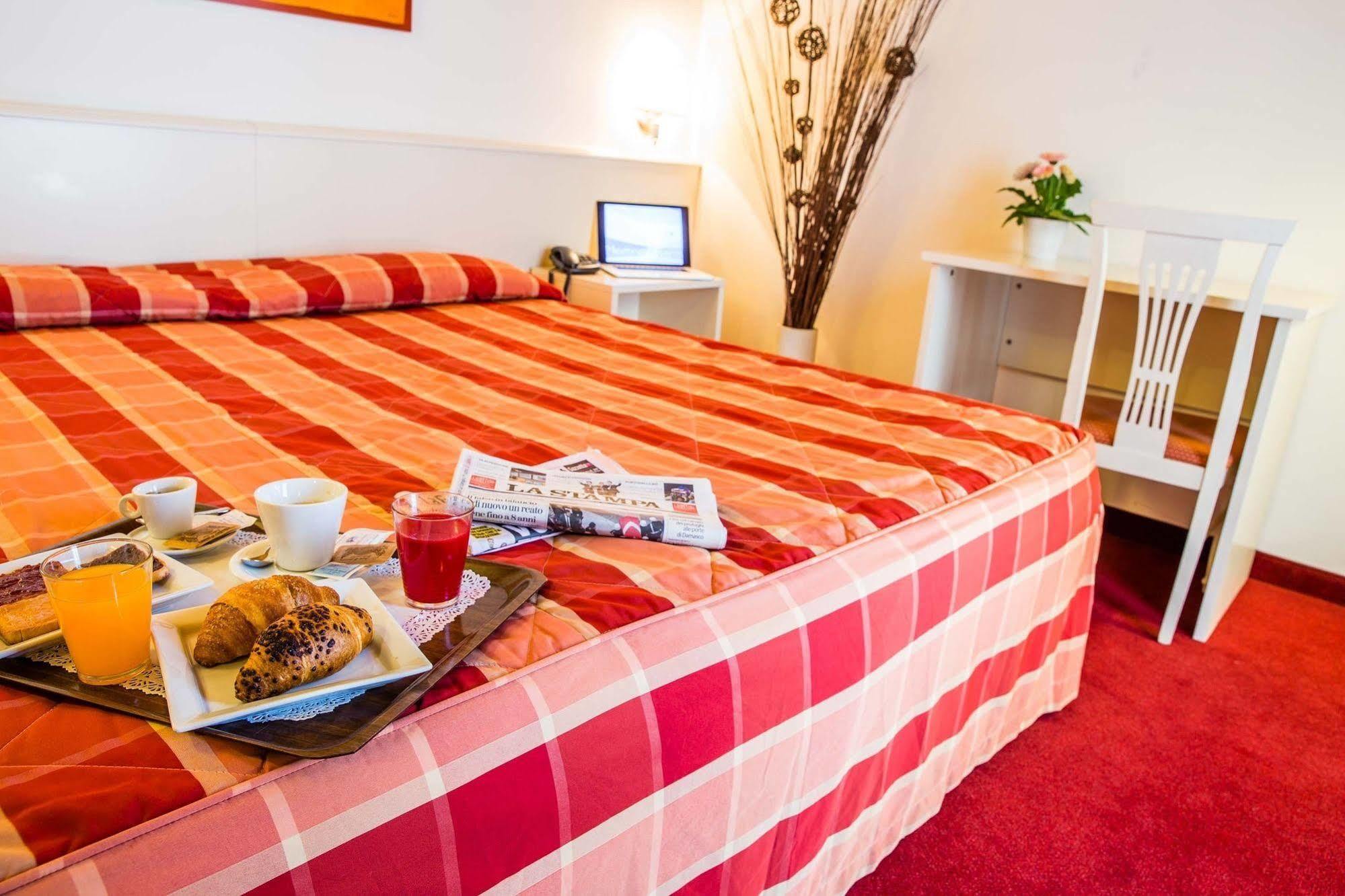 Hotel Gallia Pianezza Eksteriør bilde