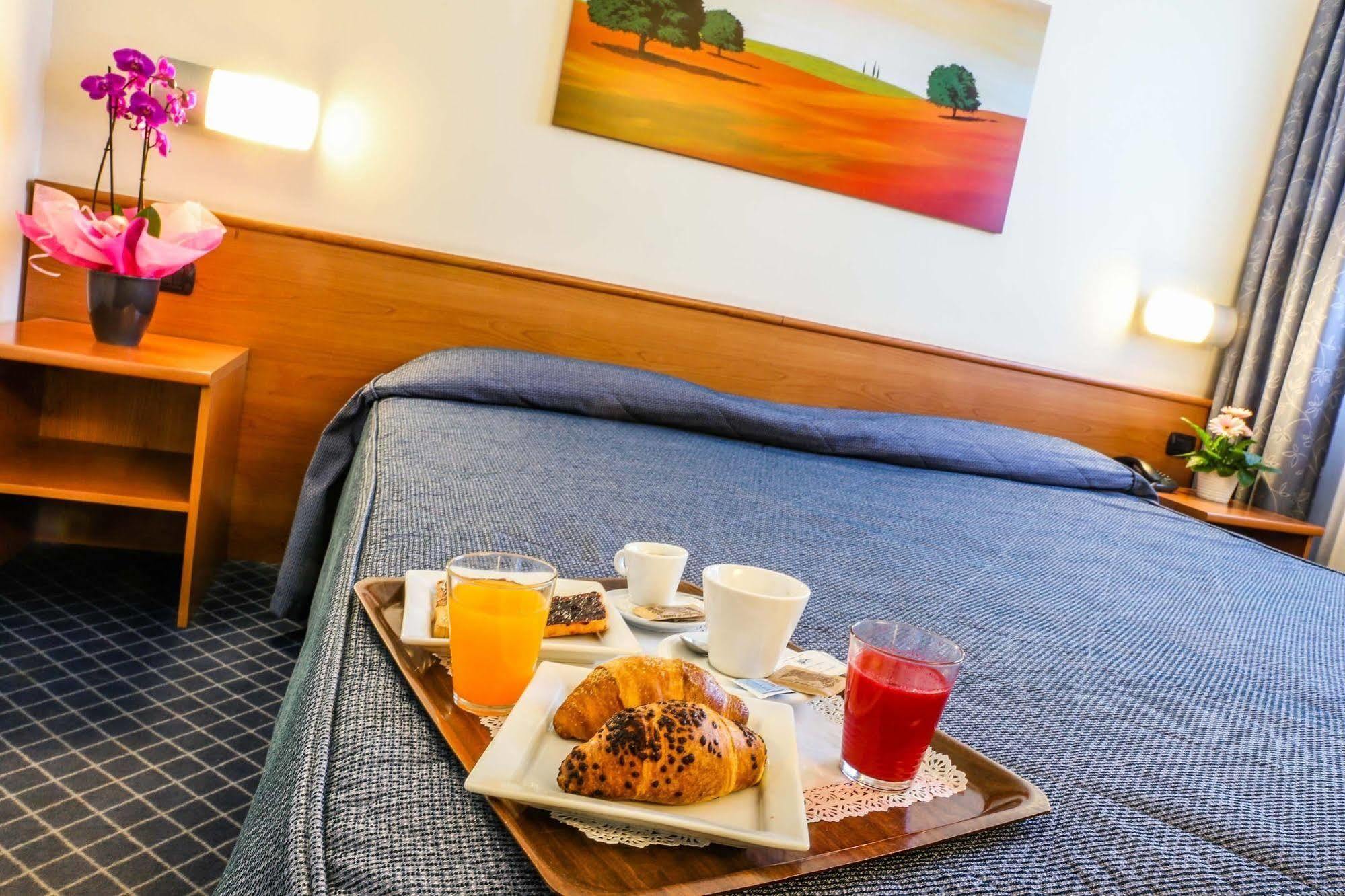 Hotel Gallia Pianezza Eksteriør bilde