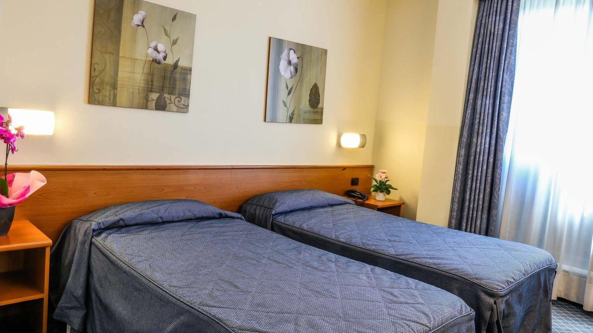 Hotel Gallia Pianezza Eksteriør bilde