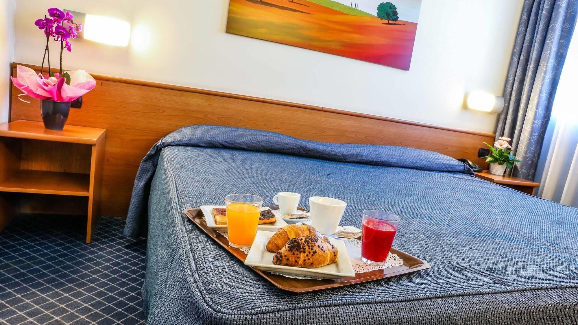 Hotel Gallia Pianezza Eksteriør bilde