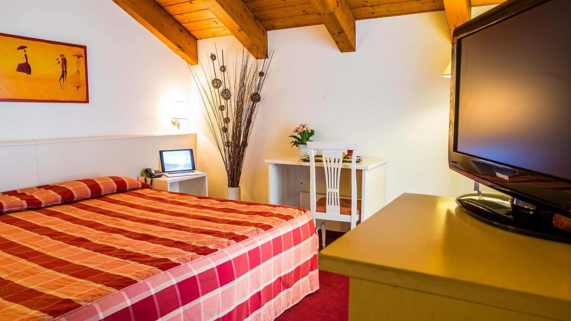 Hotel Gallia Pianezza Eksteriør bilde