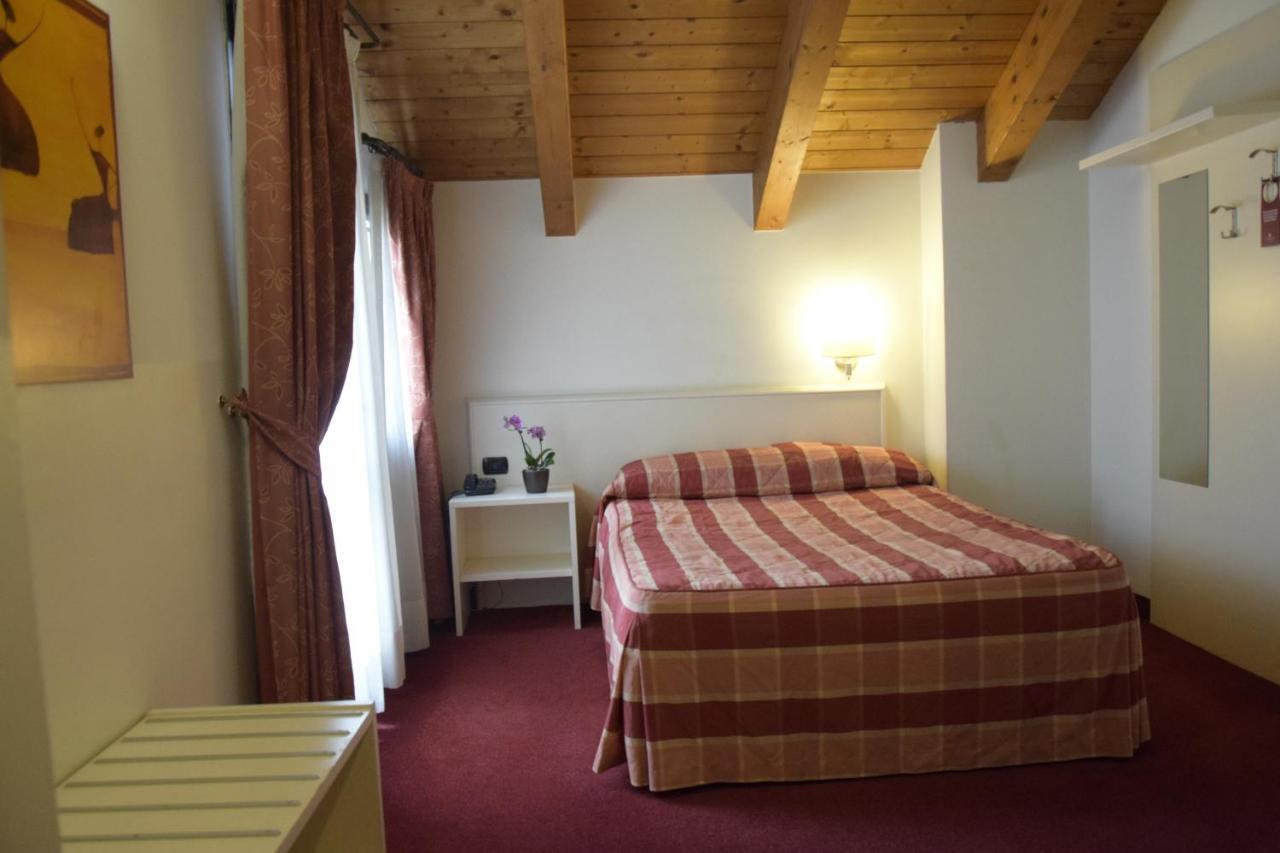 Hotel Gallia Pianezza Eksteriør bilde